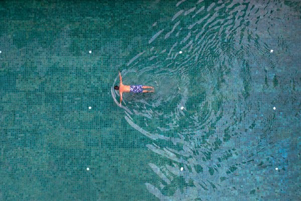 Porte-serviettes sur pied : transformer sa salle de bain avec style et praticité